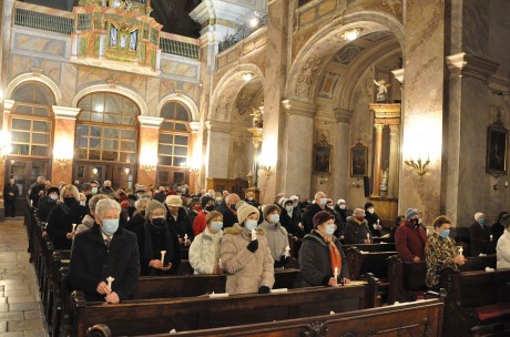 A szentmiséken is mindenkinek kötelező mostantól a maszkhasználat